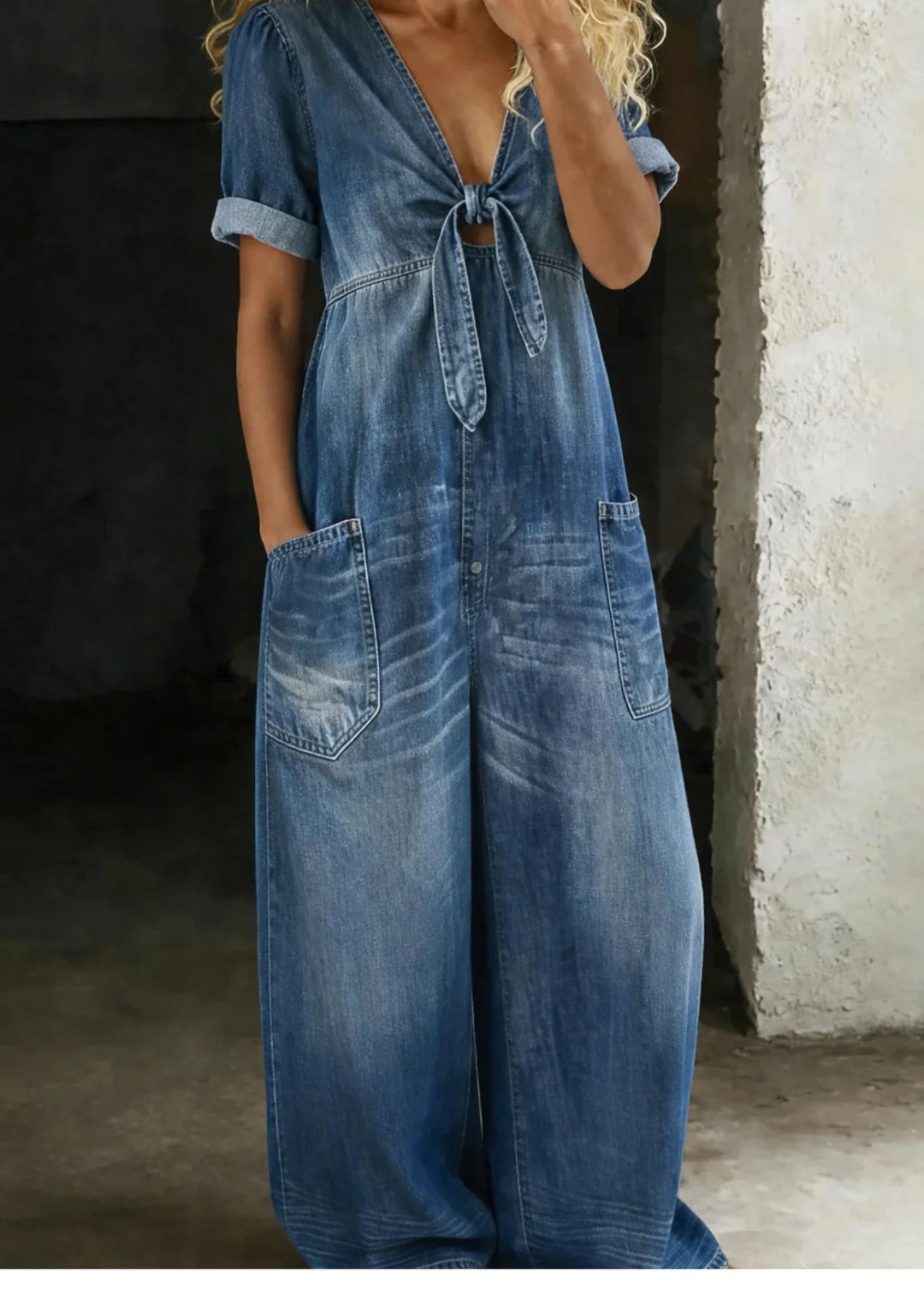 Maya | V-neck jumpsuit with short sleeves