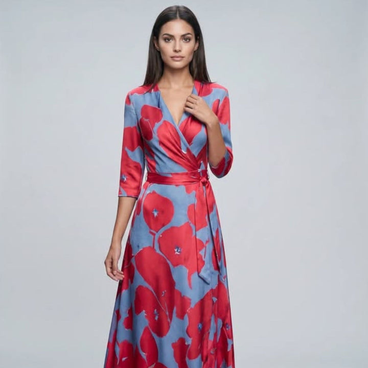 Clara dress|with a floral print